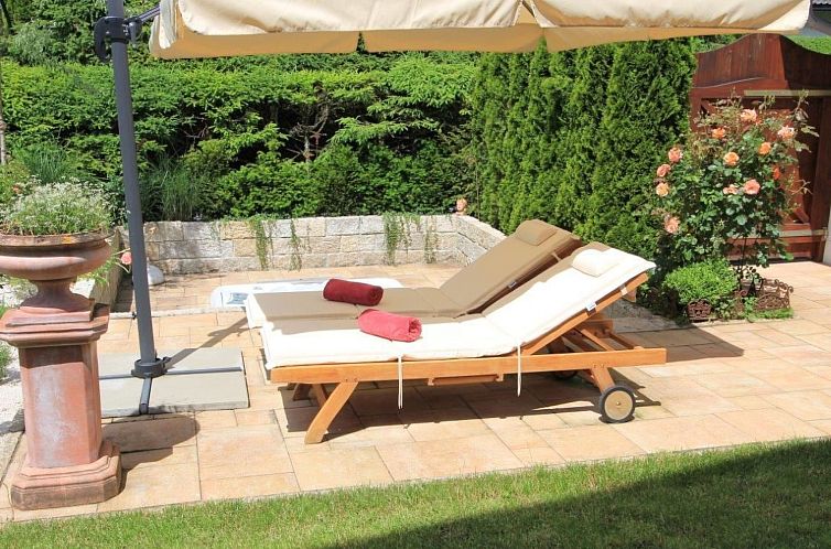 Vakantiehuis in Hagrain mit Grill, Terrasse und Garten