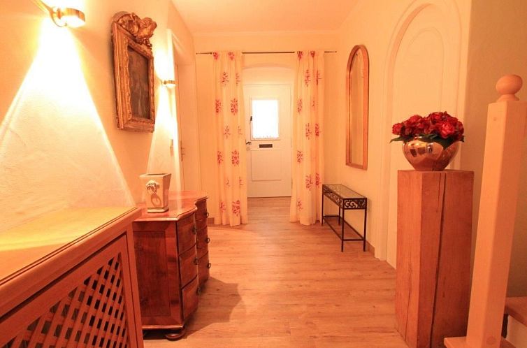 Vakantiehuis in Hagrain mit Grill, Terrasse und Garten