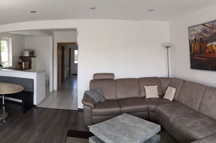 Vakantiehuis Modern ausgestattetes Ferienhaus mit Terrasse