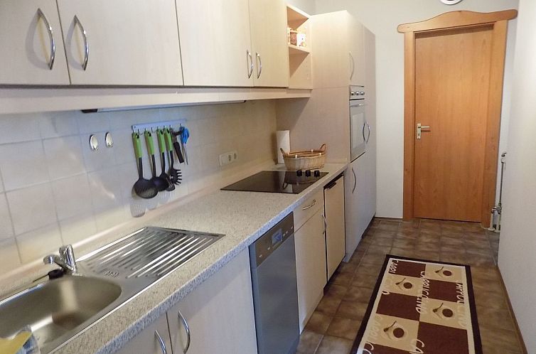 Appartement Wohnung mit möblierter Terrasse und Waldblick
