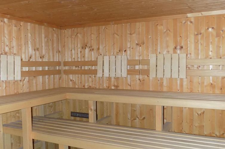 Appartement Wohnung mit möblierter Terrasse und Waldblick