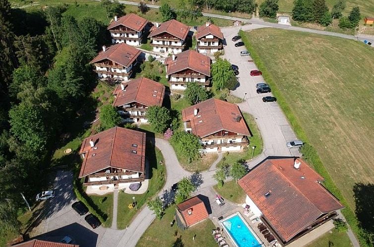 Appartement Wohnung mit möblierter Terrasse und Waldblick