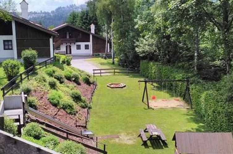 Appartement Wohnung mit möblierter Terrasse und Waldblick