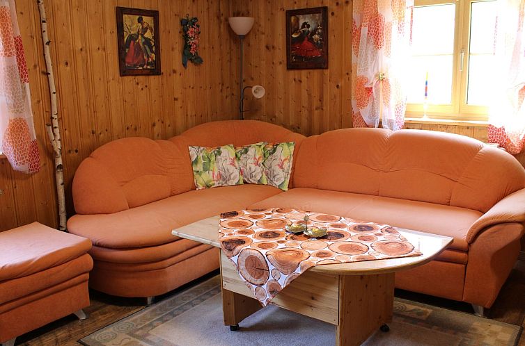 Vakantiehuis mit Kaminofen, Fitnessraum und Sauna