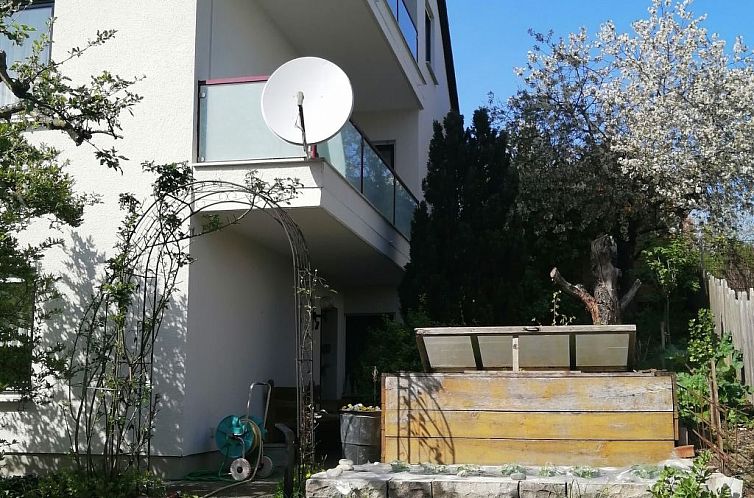 Appartement Große Ferienwohnung in Sinbronn mit Garten