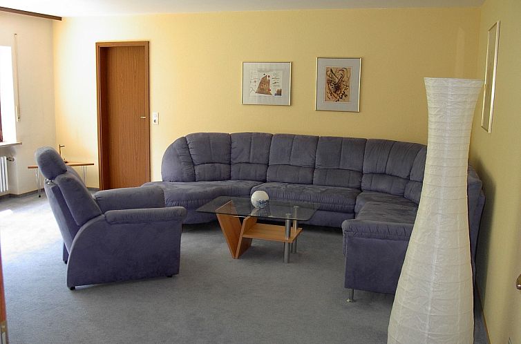 Appartement Große Ferienwohnung in Sinbronn mit Garten