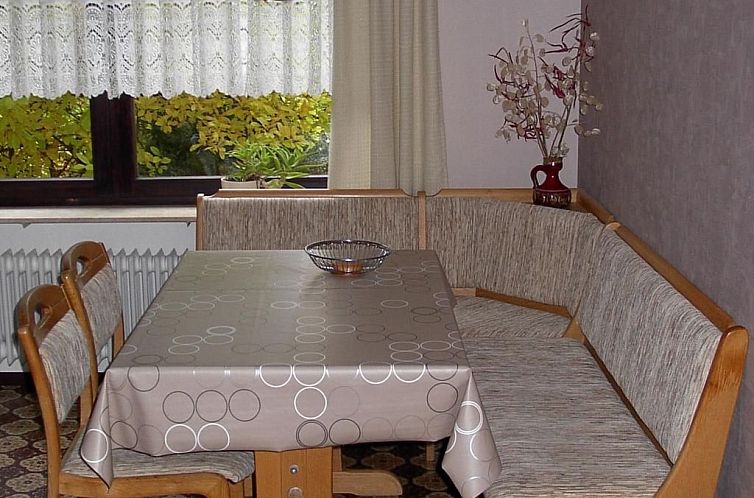 Appartement Große Ferienwohnung in Sinbronn mit Garten
