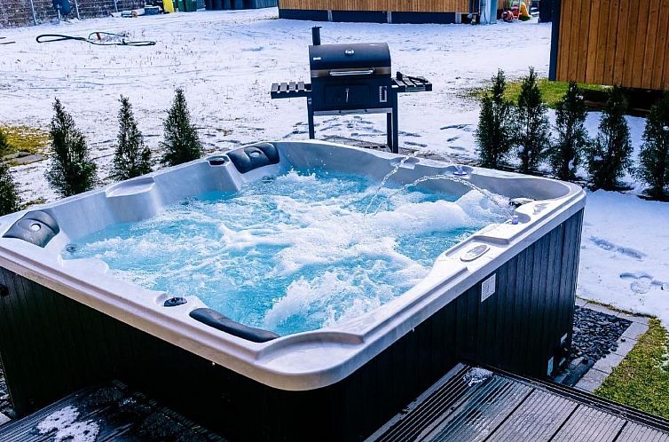 Vakantiehuis in Wackersdorf mit Whirlpool, Terrasse und Gril