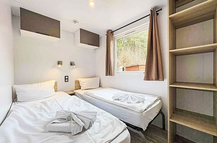 Vakantiehuis Schönes Ferienhaus in Wackersdorf mit Whirlpoo