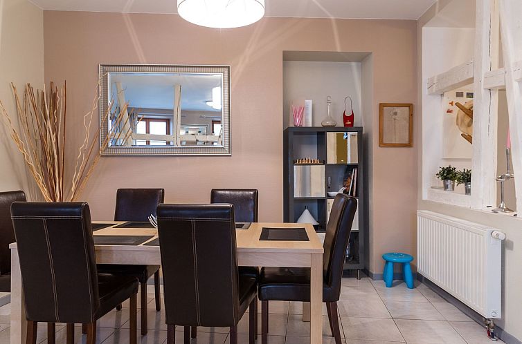 Appartement mit zwei Garagenstellplätzen