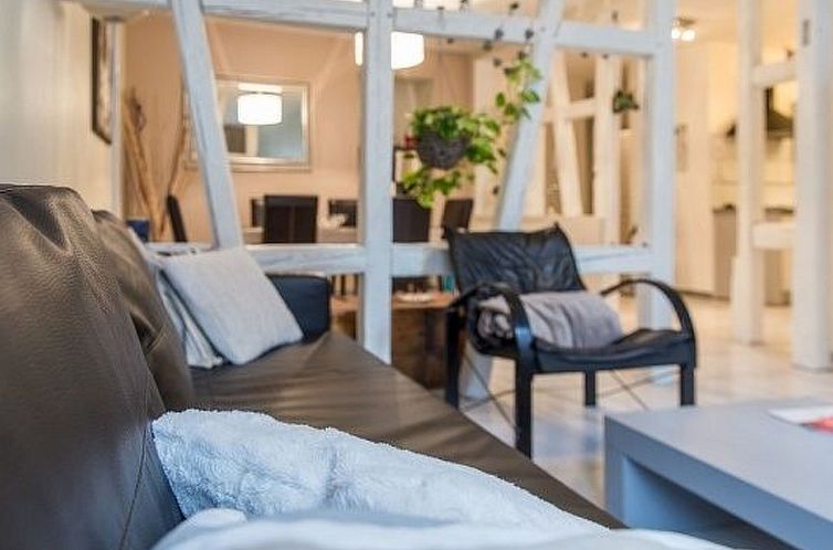 Appartement mit zwei Garagenstellplätzen