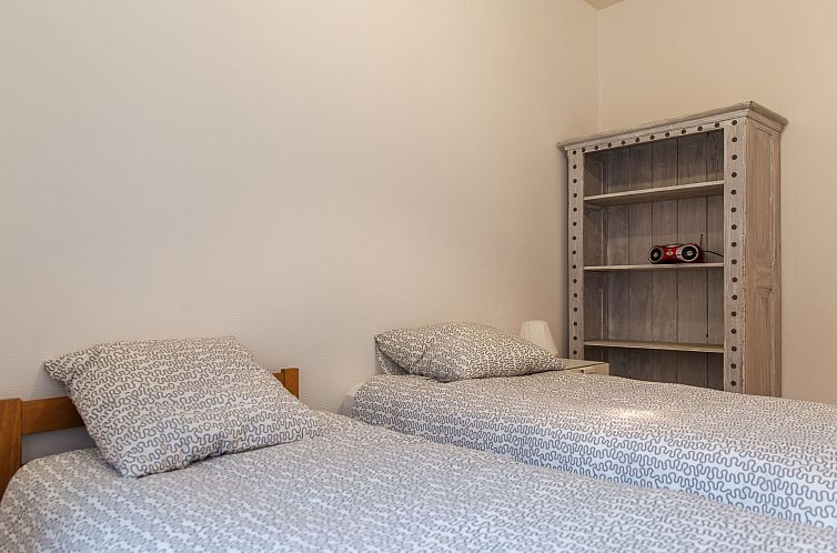 Appartement mit zwei Garagenstellplätzen