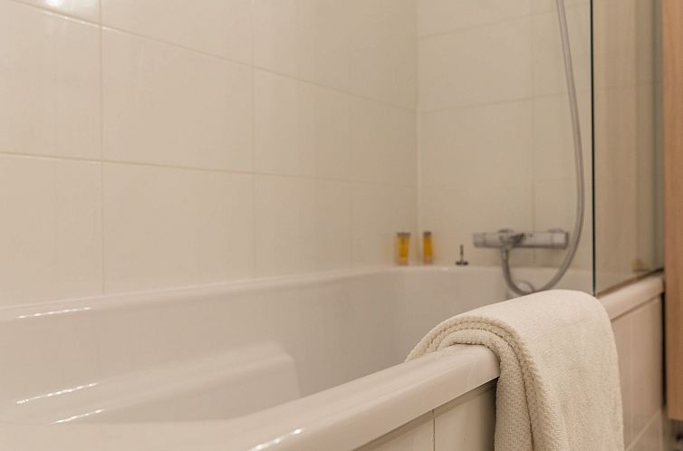 Appartement mit zwei Garagenstellplätzen