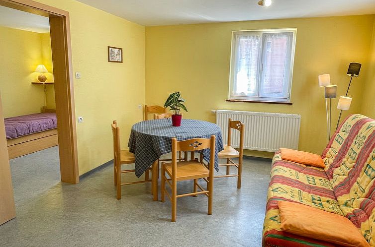 Appartement Résidence jaune et rose