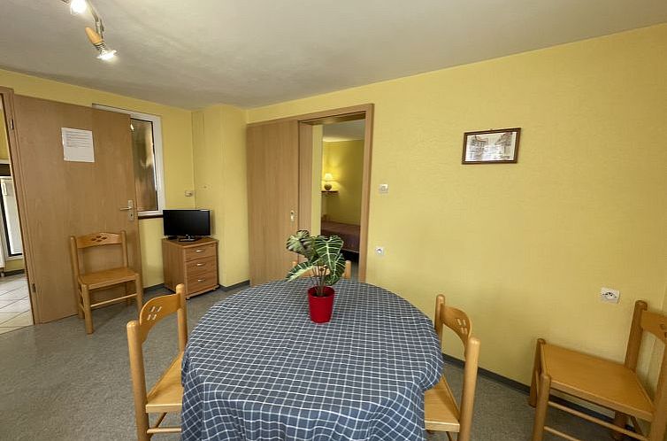 Appartement Résidence jaune et rose