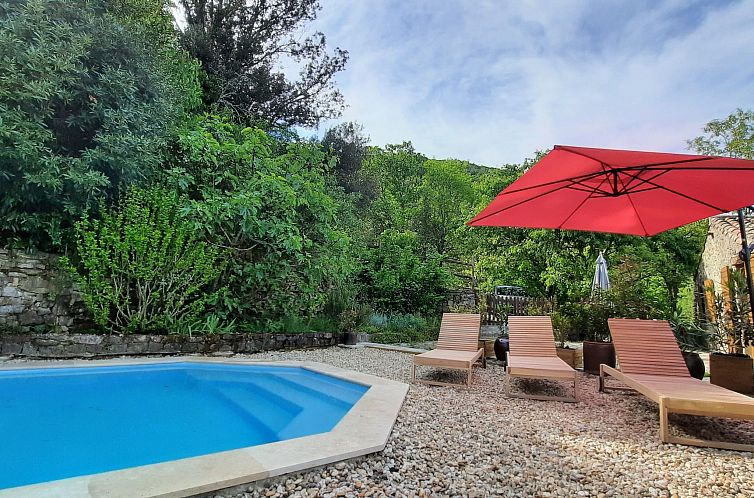 Vakantiehuis "Gîte La Calade" mit Pool