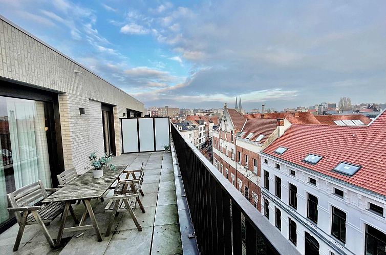 Modern 1BR Near Diamond District by OneLuxStay