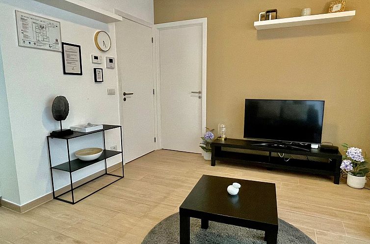 Modern 1BR Near Diamond District by OneLuxStay