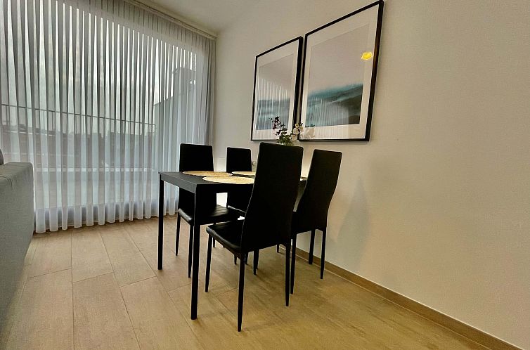 Modern 1BR Near Diamond District by OneLuxStay