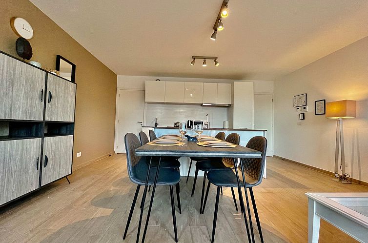 Modern 2BR 1/5 BA Near Diamond District by OneLuxStay