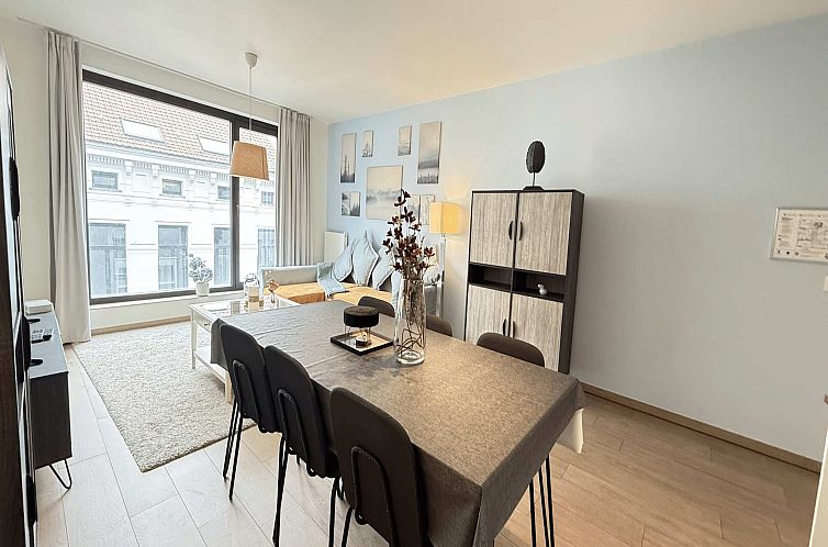 Spacious 3BR 25 BA Near Diamond District by OneLuxStay