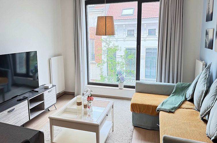 Spacious 3BR 25 BA Near Diamond District by OneLuxStay