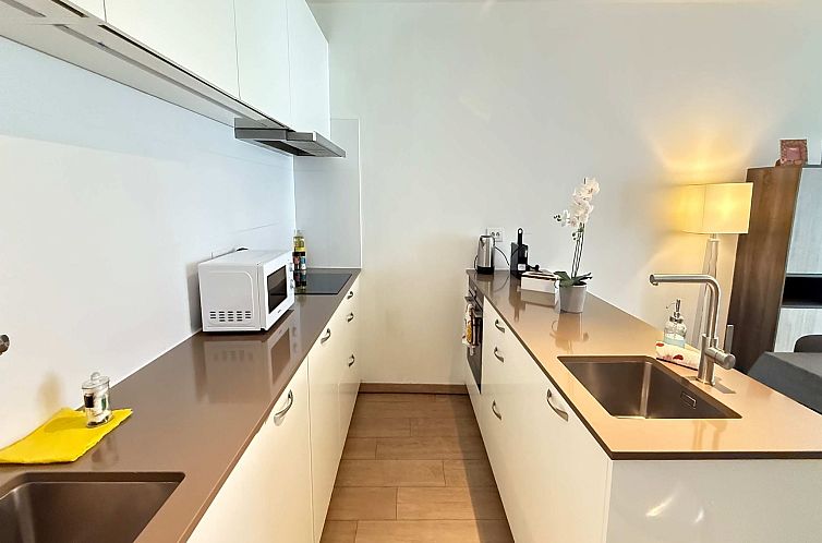 Spacious 3BR 25 BA Near Diamond District by OneLuxStay