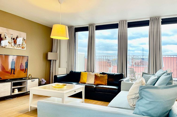 Modern 2BR Penthouse Near Diamond District by OneLuxStay