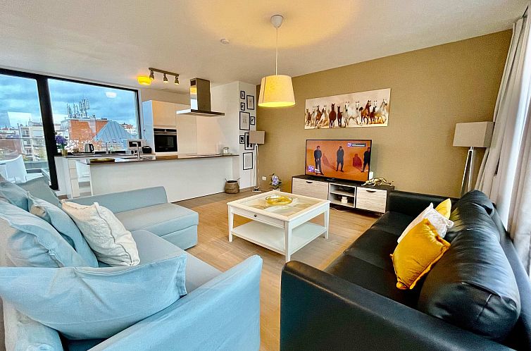 Modern 2BR Penthouse Near Diamond District by OneLuxStay
