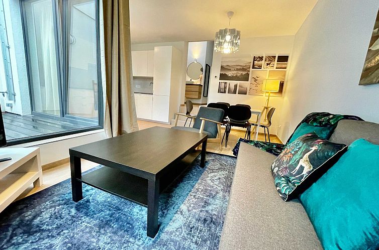 Luxury 2BR 1BA Near Fashion District by OneLuxStay