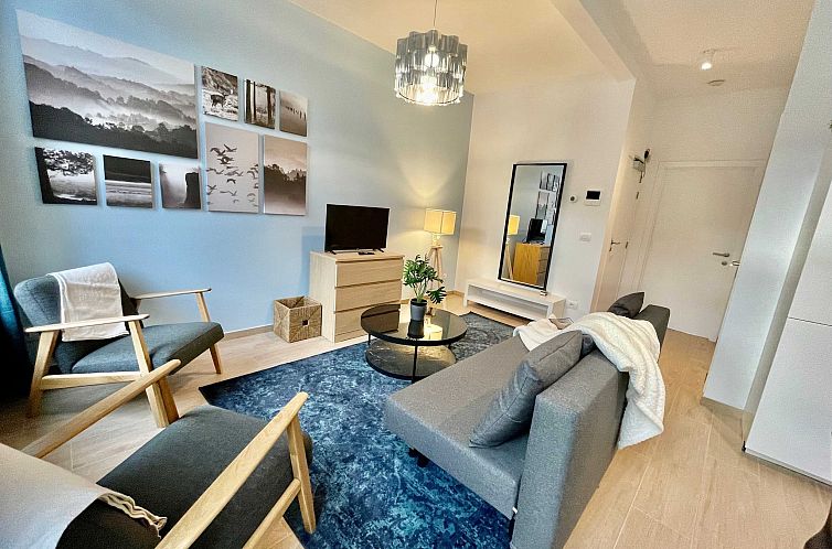 Luxury Dlx 1BR Near Fashion District by OneLuxStay