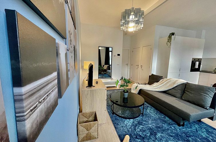 Luxury Dlx 1BR Near Fashion District by OneLuxStay