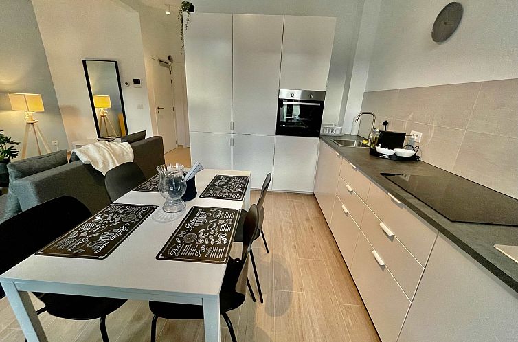 Luxury Dlx 1BR Near Fashion District by OneLuxStay