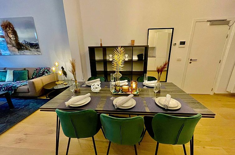 Luxury 2BR 2BA Near Fashion District by OneLuxStay