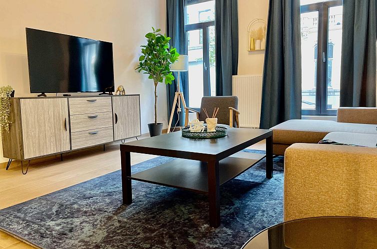Luxury 2BR 2BA Near Fashion District by OneLuxStay