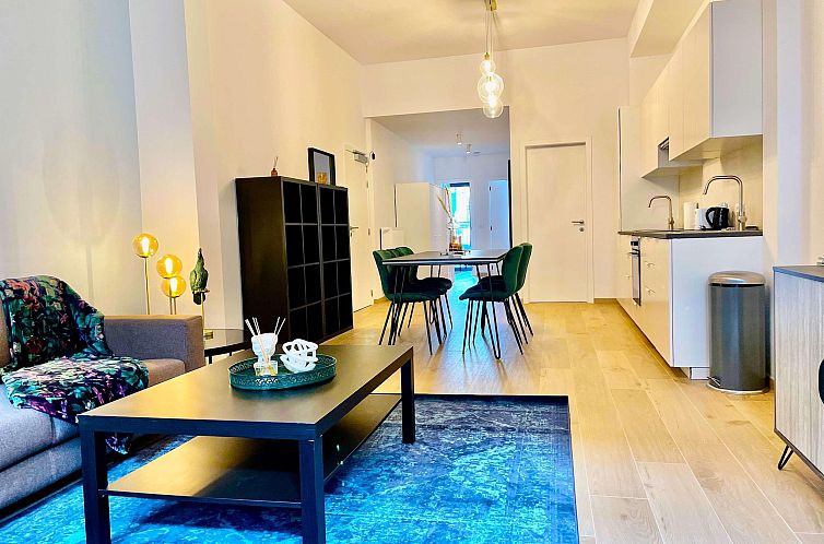 Luxury 2BR 2BA Near Fashion District by OneLuxStay