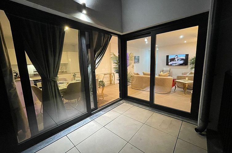 One Lux Stay 3BR / 2BA Antwerp near Central Station