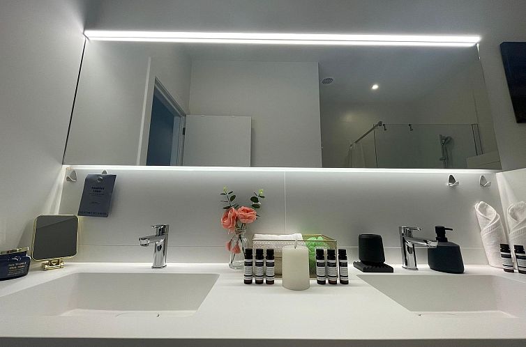 One Lux Stay Near Antwerp Central - 2 Bedroom 15 Bathroom