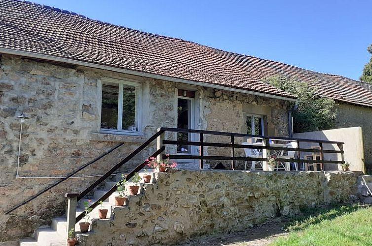 Gezellig Huisje in Cussy en Morvan, vakantieverblijf met charmante veranda in het hart van Bourgondie, Frankrijk.