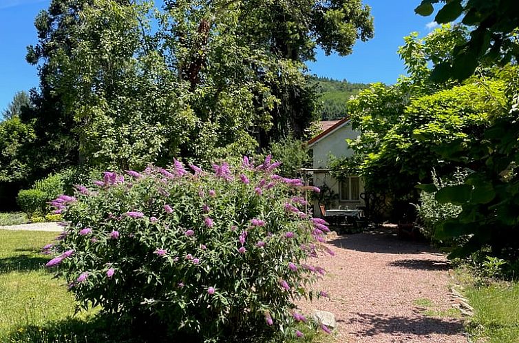 Vakantiehuisje in Lucenay-L'évêque