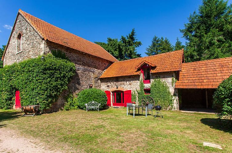 Ferienhaus Cottage in Antully, gelegen im malerischen Burgund, Frankreich, mit herrlichem Blick auf die Natur.