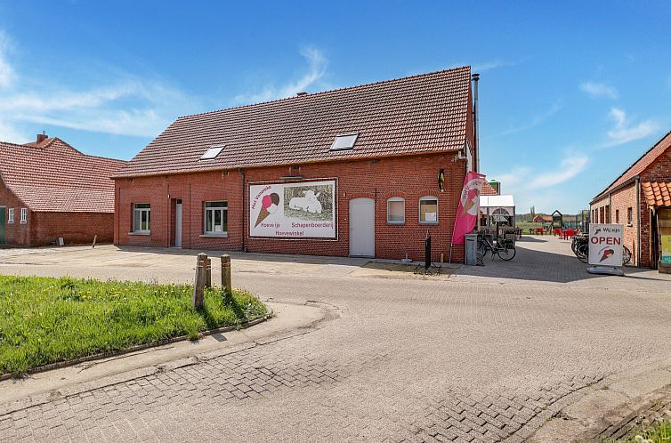 IN DE WOLLEKJES  “slapen bij of tussen de schapen”