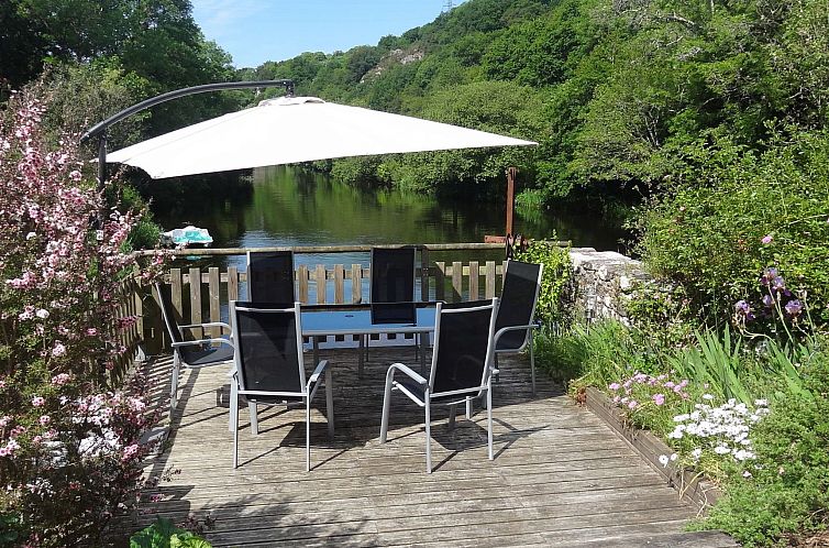 Appartement Apartment mit privater Terrasse am Fluss