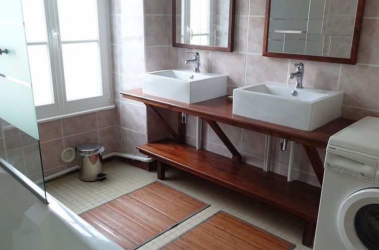 Appartement Apartment mit privater Terrasse am Fluss