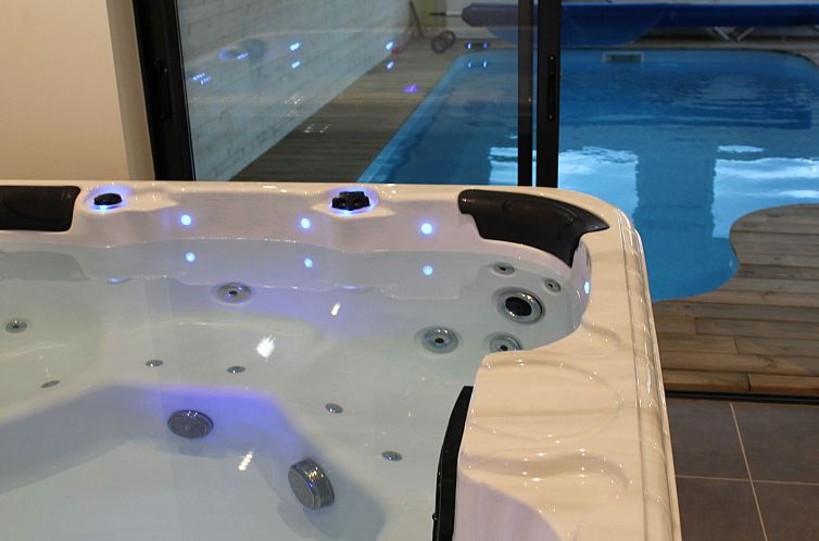 Vakantiehuis Große Villa am Meer mit privatem Spa Bereich