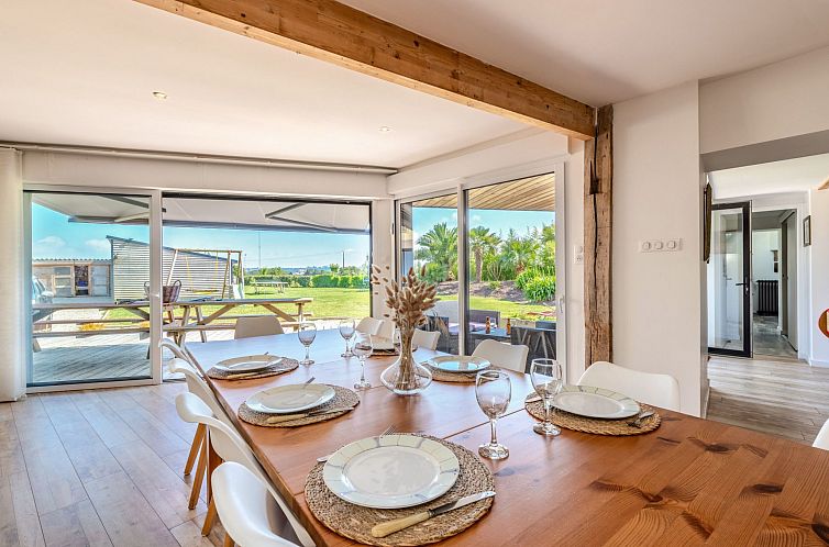 Vakantiehuis Landgut "Villa Léànie" mit Innenpool