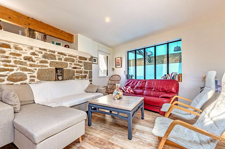 Vakantiehuis Landgut "Villa Léànie" mit Innenpool