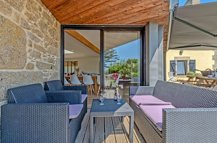 Vakantiehuis Landgut "Villa Léànie" mit Innenpool