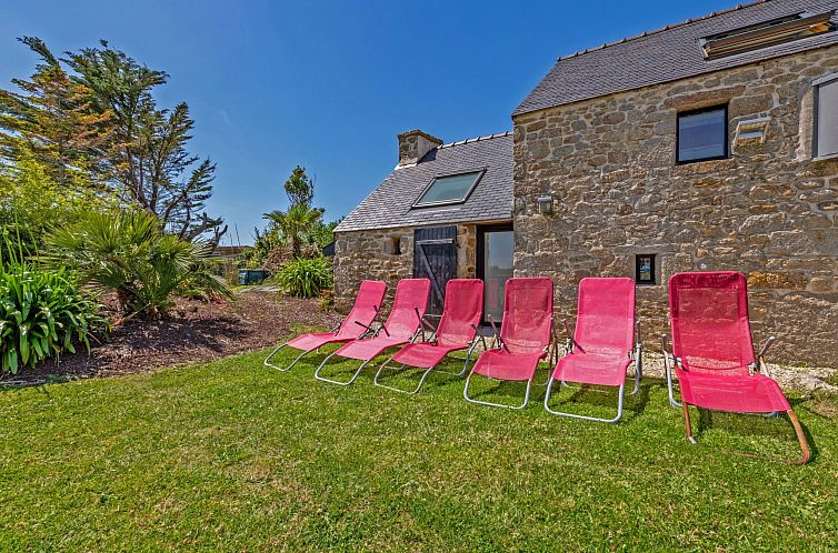 Vakantiehuis Landgut "Villa Léànie" mit Innenpool