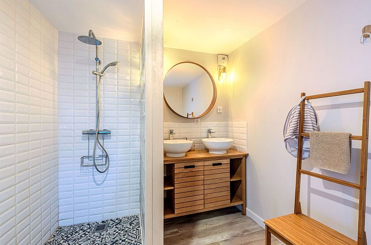 Vakantiehuis Landgut "Villa Léànie" mit Innenpool